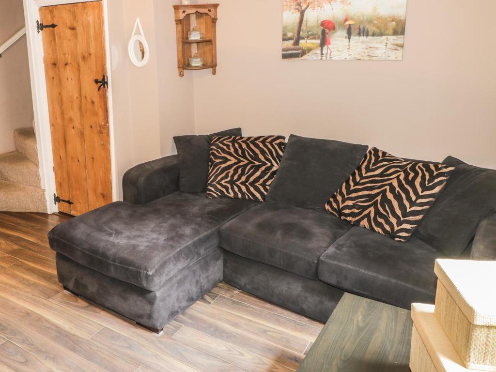 Black Gem Cottage room 2