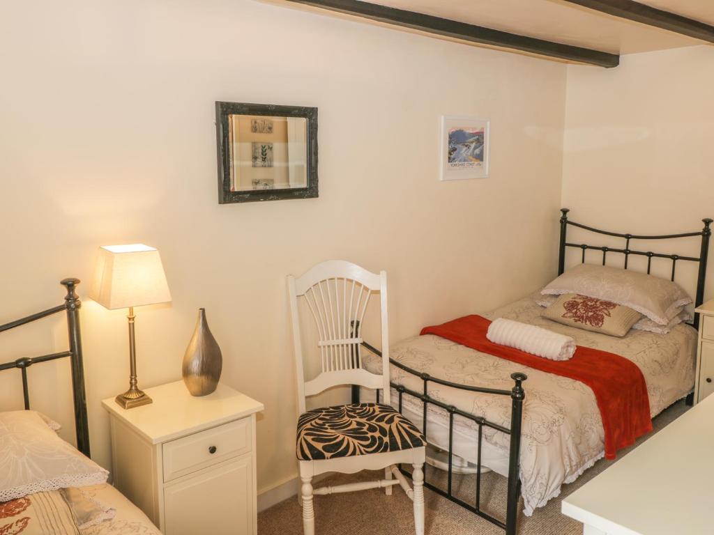 Black Gem Cottage room 6